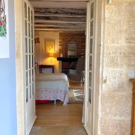 Couette-café Maison Chaumont 3*