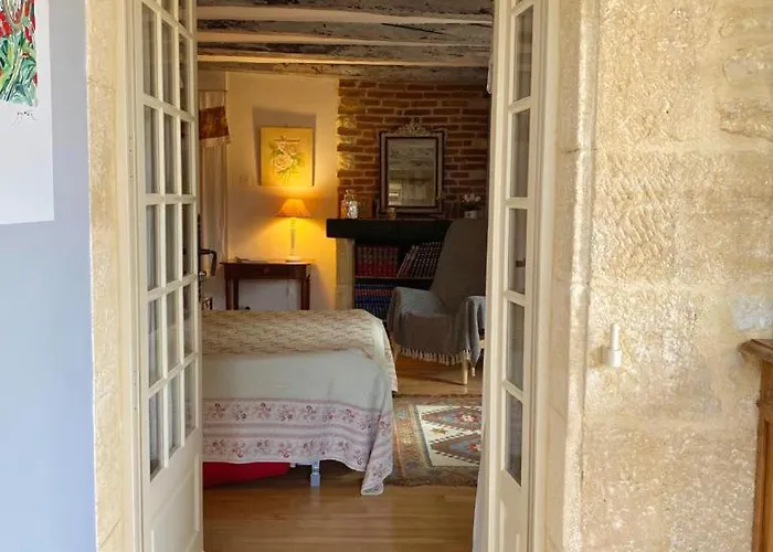 Maison Chaumont Bed & Breakfast 3*